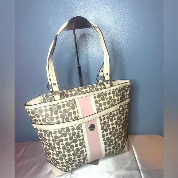 Authentic Coach Purse! #036COA - Picture 1 of 9